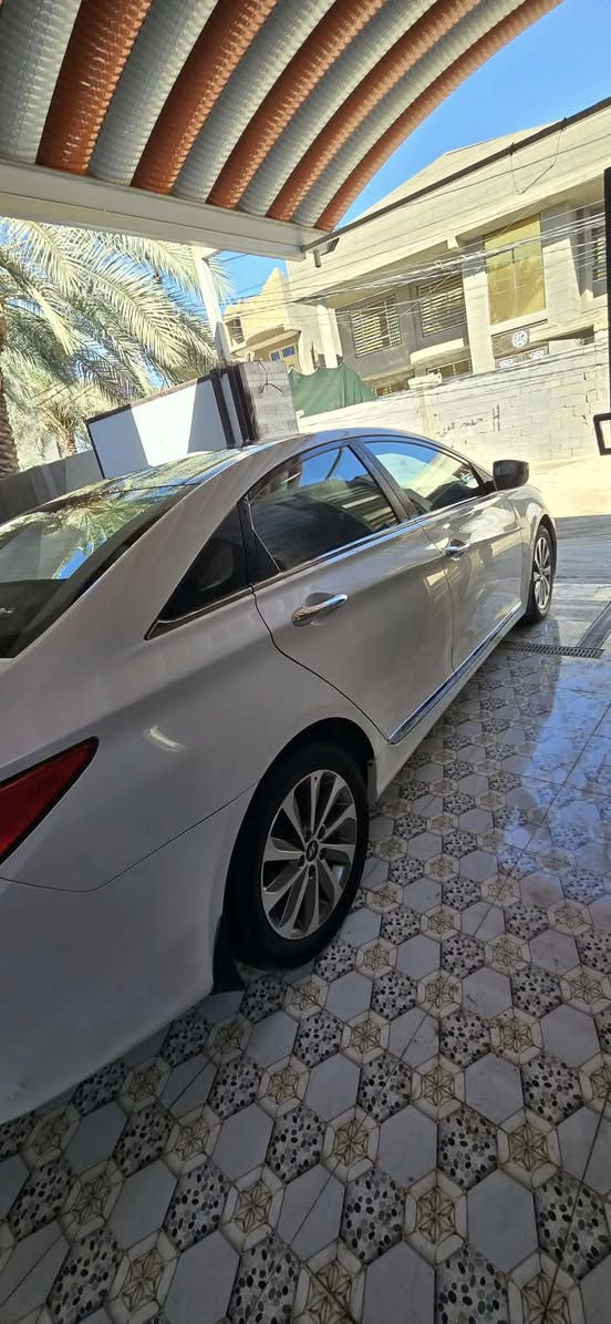 سوناتا خليجي ٢٠١٣ مكفوله والسونار مرفوق السياره نضيفه جدا ماشيه ١٣٦  فول مواصفات السياره مكانه الحله المركز 
السعر ١٤٠ $
***********
