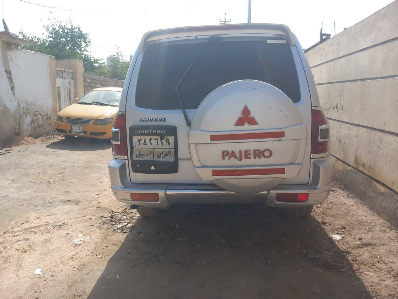 السلام عليكم سياره باجيرو موديل ٢٠٠١ رقمه اربيل محرك بلاد بدايه ضعيف كير حداديه كهربائيات تبريد كله شغاله تحويل ثاني يوم بيع أو مراوس سياره جاهزه اتصال على رقم تلفون *********** مكانه ناصريه السعر ب٨٠ بيها مجال ناصرية, ذي قار
