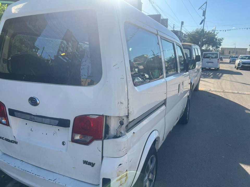 السلام عليكم
باص ٧ راكب جنو 
السيارة رقم خصوصي بغداد الرقم الجديد سيارة مدوشمة كامل جديد 
السعر ٣٥ ورقة وبيه مجال بسيط 
موديل ٢٠١٢ /غزاليه/ ***********
