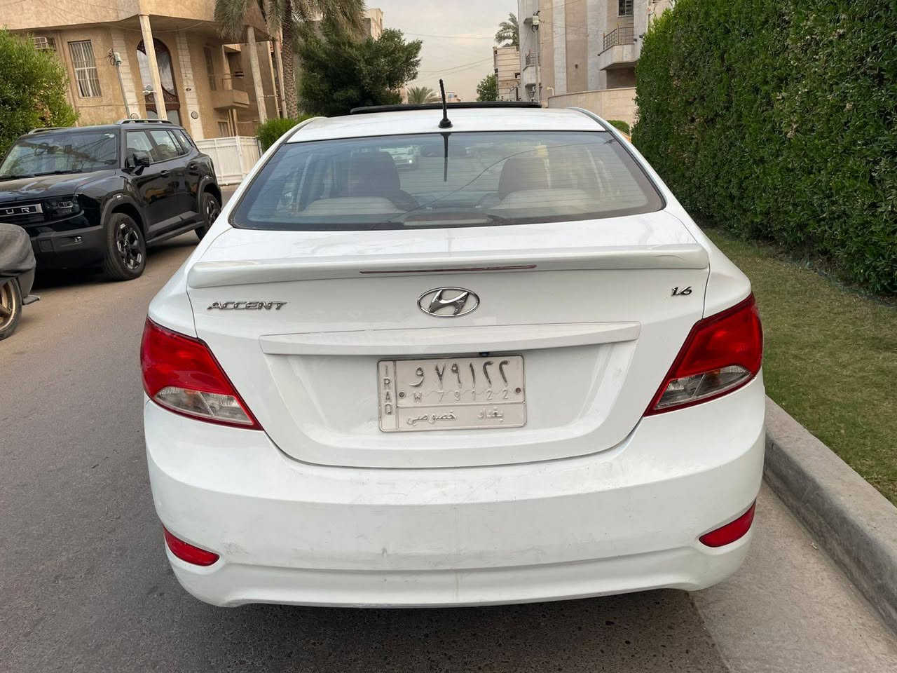 ***********  جديده  وحلوه
اكسنت 2016 خليجي  
فول مواصفات 
محرك 1600 دوش
  فتحة / 
تحكمات ستيرن
لد امامي خلفي 
حساس خلفي 
اشاير بالمري وشاشه وكامره 
 سيارة نظيفة 
ماشيه فوك ١٠٠ الف كيلو 
غرفتها جديده جدا 
تبريدها ثلج
 ربع جاملغ خلفي صبغ 
بدون دواخل وبيها بارد شويه 
مكاني بغداد الاعظمية 
تحويل ثاني يوم 
السعر 95 ورقة 
اتصال ***********
