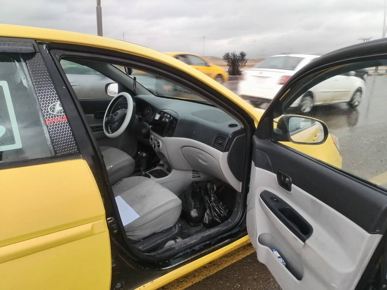 بسم الله الرحمن الرحيم
هونداي اكسنت دبدوب للبيع موديل 9 رقم  بغداد مسطره  دولي  شرط التحويل صاحبها الشرعي جاري 
سنويه ل 2027
هيئه وغرامات صفر كابون بانزين موجود ورقي 
بدون ضرر وبدون تبديل شرط وبدون معجون فقط مكانات قليله سونار موجود 
مكينه 16 شرط مال گصه 
گير توماتيك شرط 
جامات كهرب تحكمات شاشه كاميرا كهربائيات شرط 
السعر 95 وبيها مجال 
استفسار اكثر 
***********
***********
