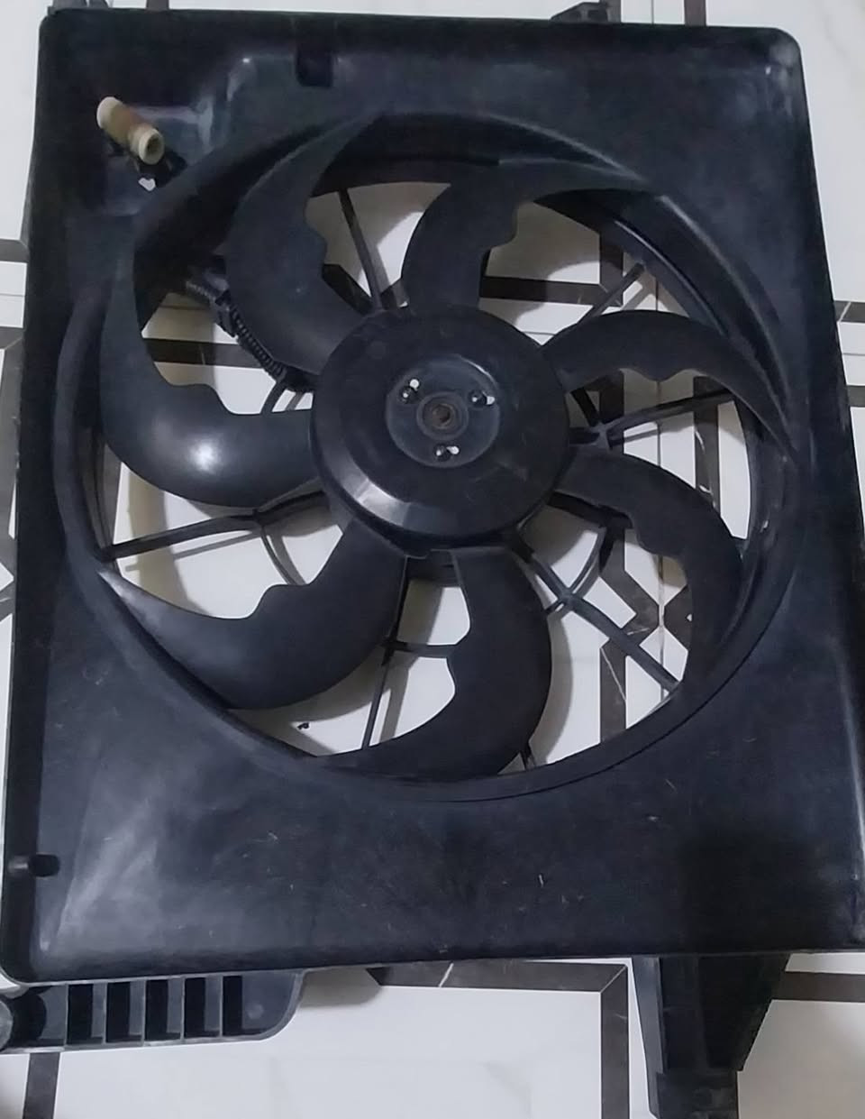 السلام عليكم
مروحة راديتر سورنتو موديل 2014 خليجي اصلي شركه مستعمله بدون ضرر جيب وشد نظافه 90% السعر 90 الف شغاله 100% للاتصال اللي يريدها يتصل *********** وخادم
