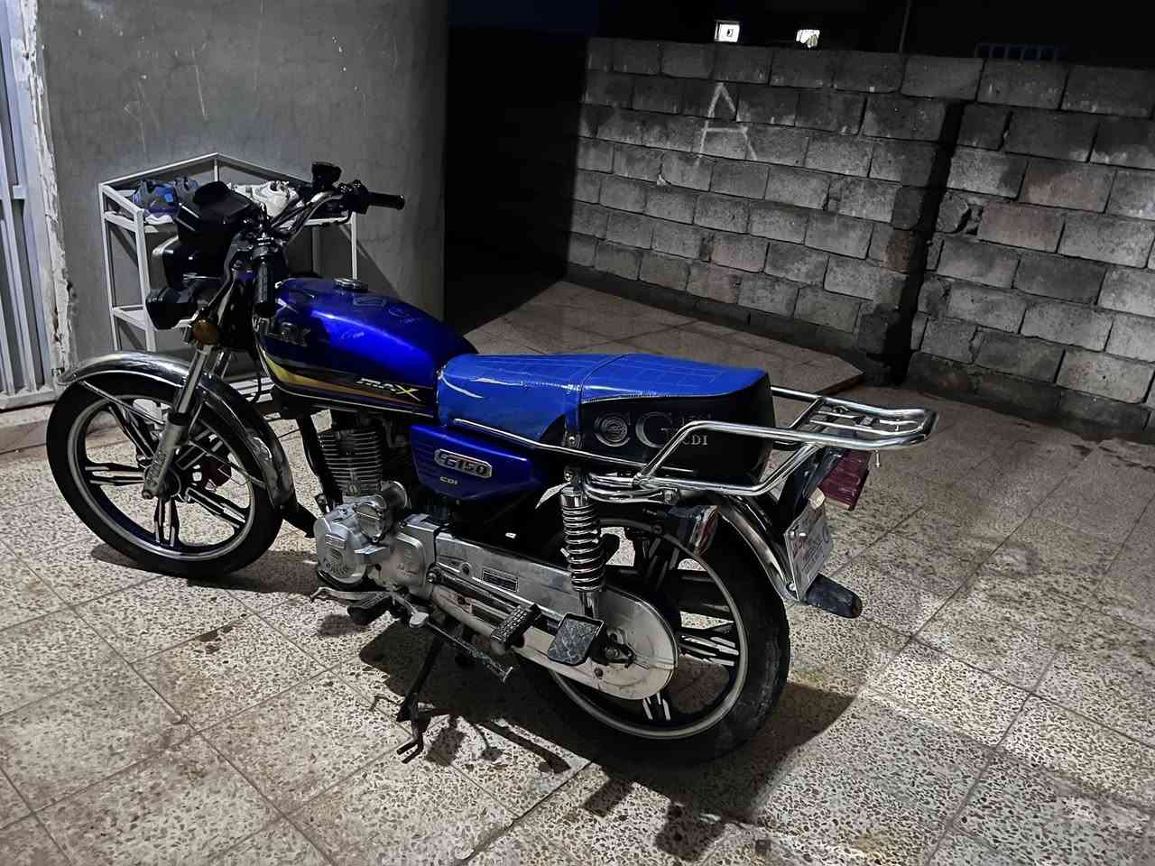 سلام عليكم موطور للبيع موديل 2023 شرط مامفتوح نشاطه فلول منفيس بي الاصلي سعر 550 وبي مجال مكاني جنوب الموصل ناحية الشورة ***********
