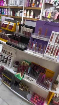 اغراض محل • فاترينات • ٦ قطع