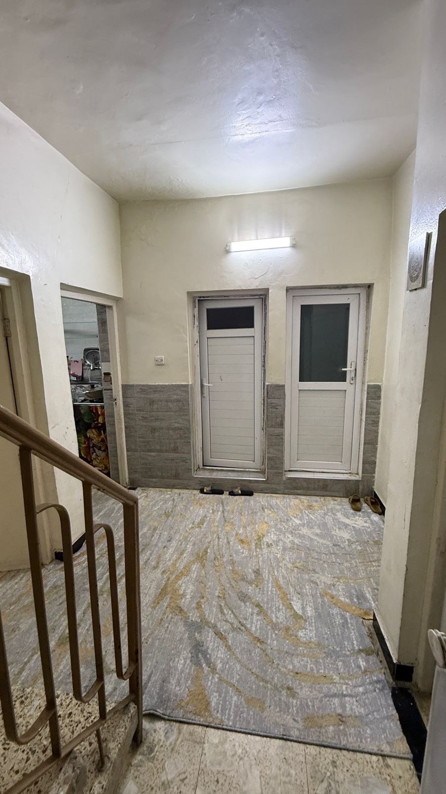 بيت للبيع العنوان كراده داخل مقابل حسينية ال مباركه فرع علوة الفكهاني  الشارع مغلق بي ساحه بالأخير تستدير بي السيارات  البيت مساحته 144م واقع حال 9 واجهه نزال 16 سند مستقل طابو صرف يقره بلسند 138 م استقطاع الشارع للبلديه عرض  الشارع 6م البيت 3طوابق استثمار
الطابق الارضي 3 غرف نوم +صاله +مطبخ +صحيات  سيراميك
الطابق  الأول 2 نوم +صاله +مطبخ+ صحيات سيراميك 
الطابق الثاني 2نوم +صاله+مطبخ +صحيات سيراميك
للاستفسار ‭٠٧٧١ ٣٤٦ ٦٢٧٩‬- ‭٠٧٨١ ٨٢٢ ١٨١٨‬