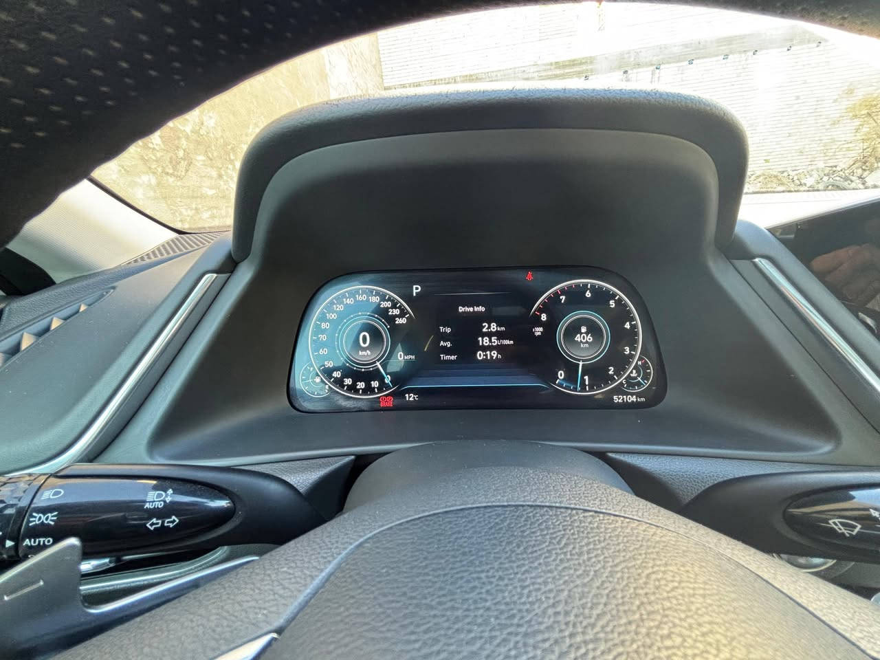 هيونداي سوناتا 2022 – فئة Limited (اللمتد) للبيع
رقم اربيل باسمي تحويل مباشر
حادث جاملغ امامي فقط وتبدل نفس اللون بدون قطرة صبغ و صور الحادث مرفقه بالمنشور 

المواصفات : 
بصمة تشغيل و ابواب وصندوق 
تشغيل عن بعد
تتقدم وترجع بالريمونت 
سقف بانوراما 
شاشـة لمس كبيرة مع Apple CarPlay & Android Auto
عدادات ديجيتال كاملة
داتا شو 
هاندبريك بصمه
اوتو هولد
شاحن وايرلس 
كاميرات 360° ( 5 كامرات )
كامرات مع الإشارة 
 حساسات أمامية وخلفية
رادار مانع تصادم أمامي
نظام المحافظة على المسار
مثبت سرعة ذكي (Adaptive Cruise Control)
مقاعد جلد فاخرة
مقاعد أمامية تبريد وتسخين
تحكم كهربائي بالمقاعد مع ذاكرة
إضاءة LED كاملة ولايت 5 عدسات 
سستم صوت Bose
اضائة داخلية متغيرة ٦٤ لون
عداد المسافة : 33 الف مايل يعني تقريبا 52الف كم 

السيارة فئة اللمتد أعلى مواصفات بالسوناتا و حادثها جدا بسيط و جاهزة ان شاء الله

الموقع : بغداد - العامرية 
 السعر: 19,300 $ 
 للاتصال: ***********
