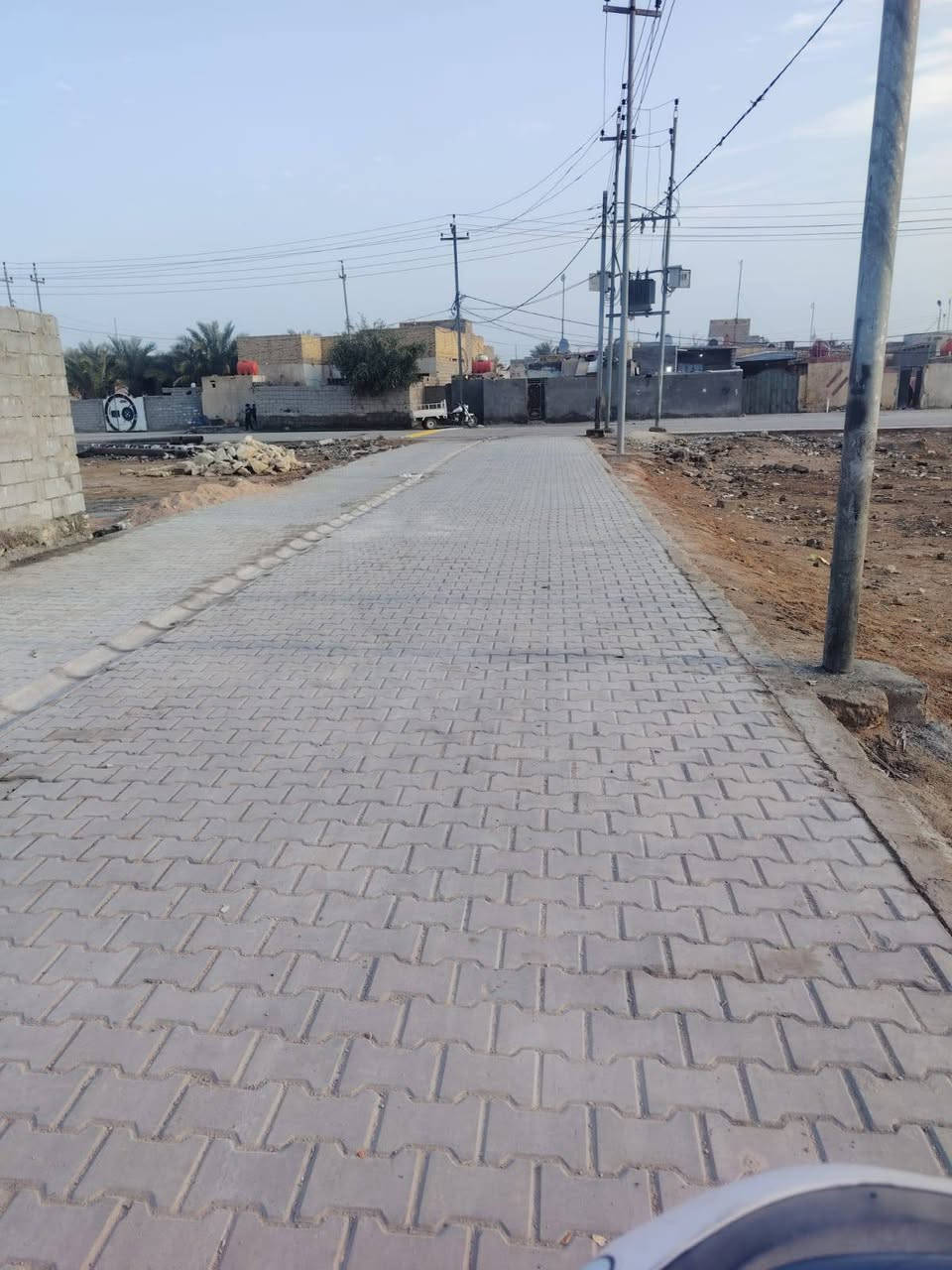 #يـــارزاق... 
قطعة زراعية ٢٠٠ م للبيع خلف المستشفى في حي ناظم ثاني قطعة عن الشارع الرئيسي مسيجة حجر وبلوك تتوفر كافة الخدمات تبليط كهرباء ماء مجاري مقرنص إنارة.
للتواصل 📞***********
