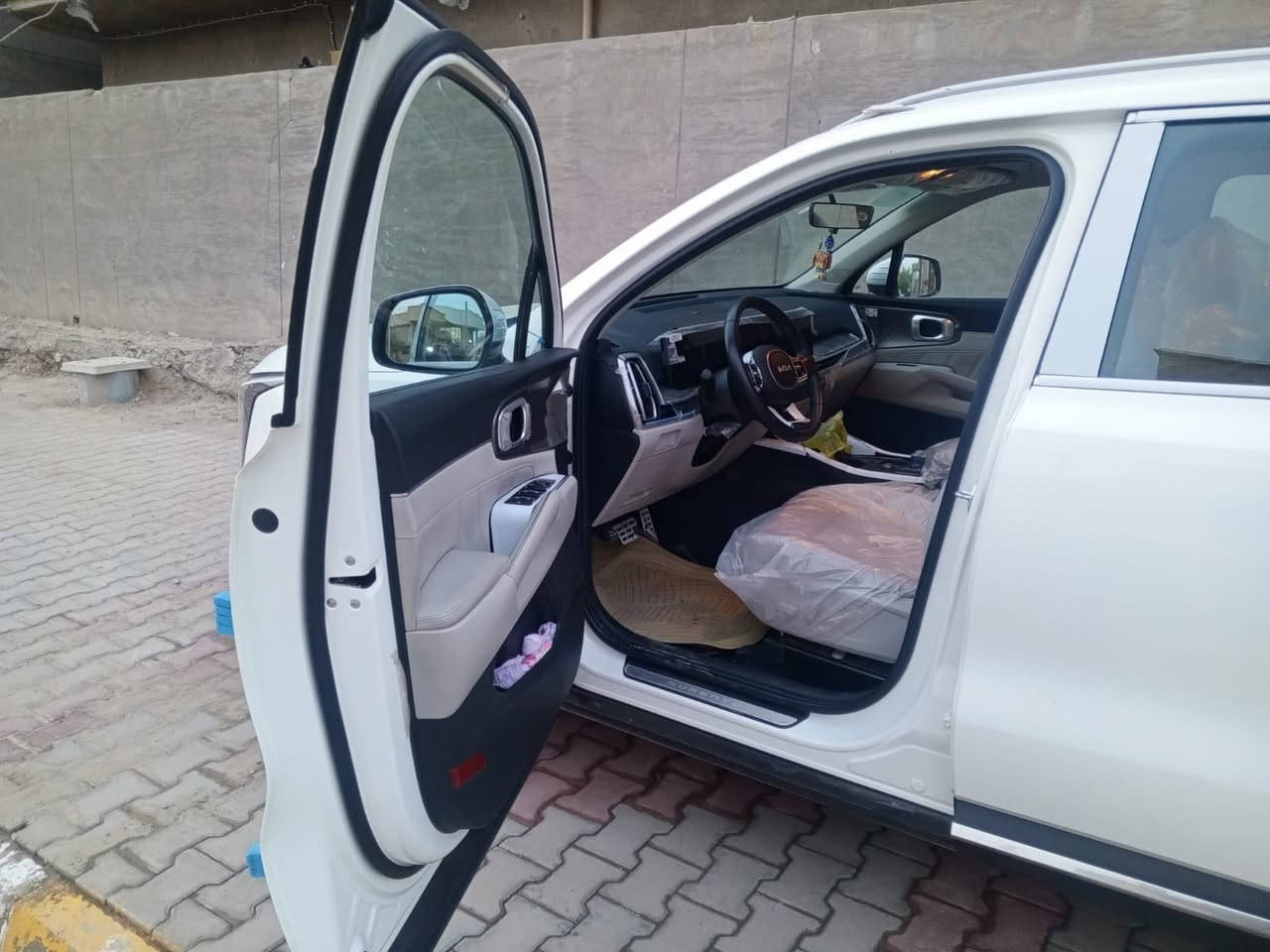 السلام عليكم سورنتو 2024 للبيع 4 سلندر مكفوله كفالة عامة ماشية 22الف 7 راكب ***********
