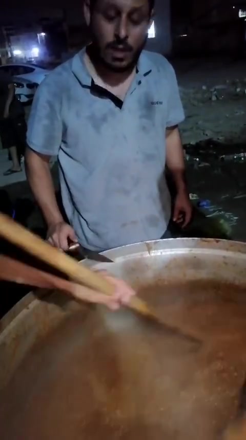 السلام عليكم شيف ابو ادم 

 الطبخ مناسبات الشعبيه 
 *الحجز مفتوح طيلة أيام شهر محرم وصفر* 
👨‍🍳 *طباخ  درجة أولى - خبرة ومتخصص*  

✅ كادر طبخ  محترف  
✅ متخصص في التمن والقيمة وجميع الأكلات الشعبية  
✅ نستقبل كافة الكميات الكبيرة والصغيرة  
 

📅 *للحجز*: قبل يومين  من الموعد  
📱 *واتساب الطباخ*: ***********
