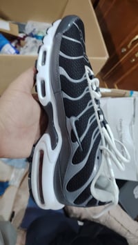 نايك اير تي ان • مقاس ٤٤ • يلبس ٤٣