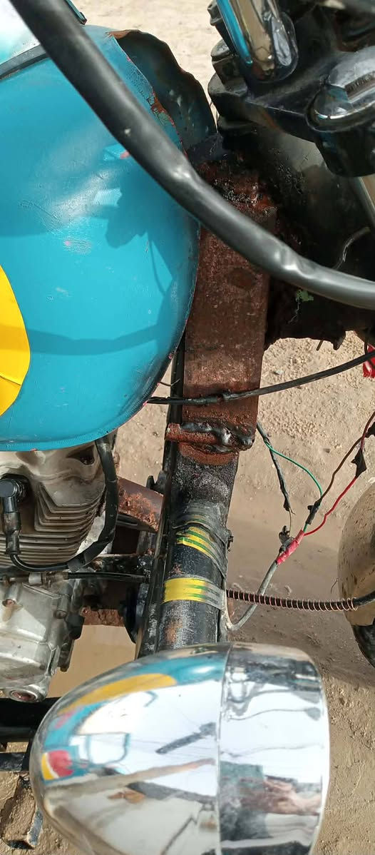 السلام عليكم من رخص الادمن ستوته للبيع موديل 20 اوراق أصولي باسمي ضررها ركبه ملحومه من يم الدرع السعر خاص والشراي بي خير ويدلل ‏‪0782 458 9150‬‏رقمي
