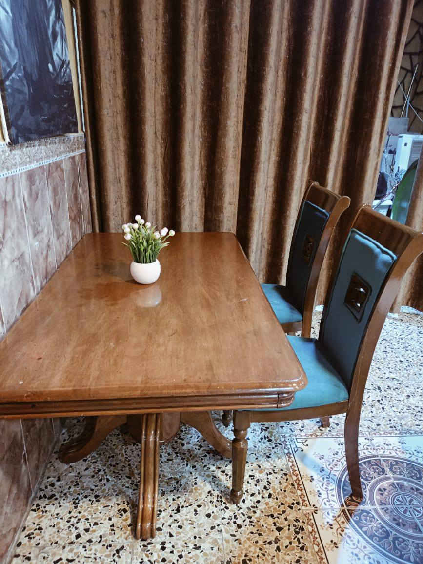 ميز طعام صاج مع كراسي 2السعر 200العنوان شط العرب وبي مجال ***********
