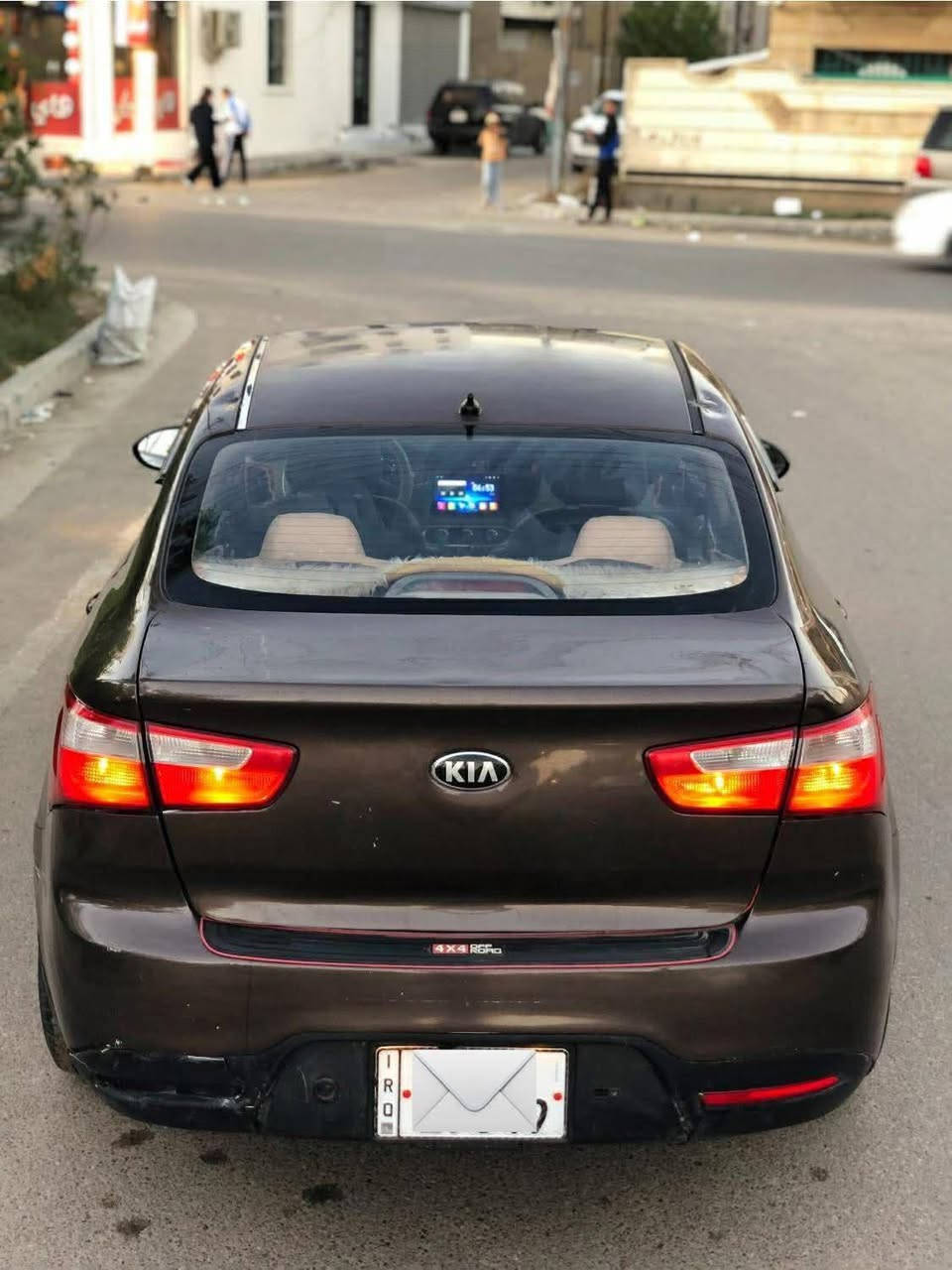 كيا ريو ٢٠١٥ خليجي مكينة ١٦٠٠ دبل قطرة رقم بغداد الدولي سنوية وهزه جديده
مكفولة من الحادث بيها ٤ قطع مرشوشه فقط اثر شخط ع الطول بدون دواخل وبيها طعجات موضحه بالصوره جانت مشدوده عليها سيبايه 
مكينة وكير مكفولات صدر وتخم تاير جديد 
تبريد ثلج سيارة جاهزه  
تقليل صرف بانزين eco
السعر ٨٠ 
***********
