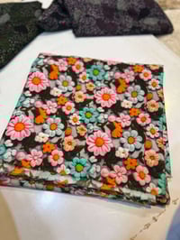 حلويات العيد. ✅   🌸 كشمير 3D ثقيل🌸 يرهم فساتين نفانيف قميص خاميه ثقيله...