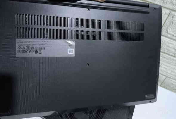 لابتوب العاب متوسطة 

بسعر 450 الف او مراوس بكيس مقارب للسعر 

لابتوب ختمت عليه Elden Ring ولعبت Resident Evil 4 Remake 

 و Hollow knight و Cuphead بدقة 1080 ,60fps
تشغل العاب المتوسطة بسلاسة وبعض الالعاب القوية 
وهم تشغل Gta V

مواصفاته 

لابتوب Lenovo 
نظام Windows 11
DirectX 12
المعالج - I5 1135G7
كرت الشاشة - Nvidia GeForce Mx350 
الرام - 16gb (8×2) 3200
الشاشة - 15.7 Full Hd 1080×1920
الذاكرة - 512 Ssd 
شاحنة سريعة 65 واط 
بطارية تدوم ساعتين ونص او 3 ساعات تصفح ويمكن اكثر حسب استخدامك

بالاضافة لستاند ومروحة وياه تنربط USB 

التواصل عل خاص او الاتصال على الرقم 
***********
*********** البصرة
