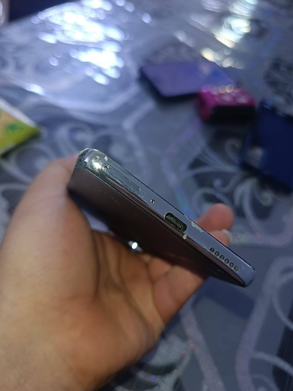 تكنو كومو ٤٠ برو ٥ جي للبيع مبدل بيه شاشه اصليه كامل ملحقاتة موجوده
ذاكرته ٢٥٦ و يجي ١٢ + ١٢ رام عشوائيه 
قوي بالالعاب مثل ببجي و pes 
مكاني بغداد جديده 
رقمي *********** / *********** 
توصيل بس داخل بغداد فقط
