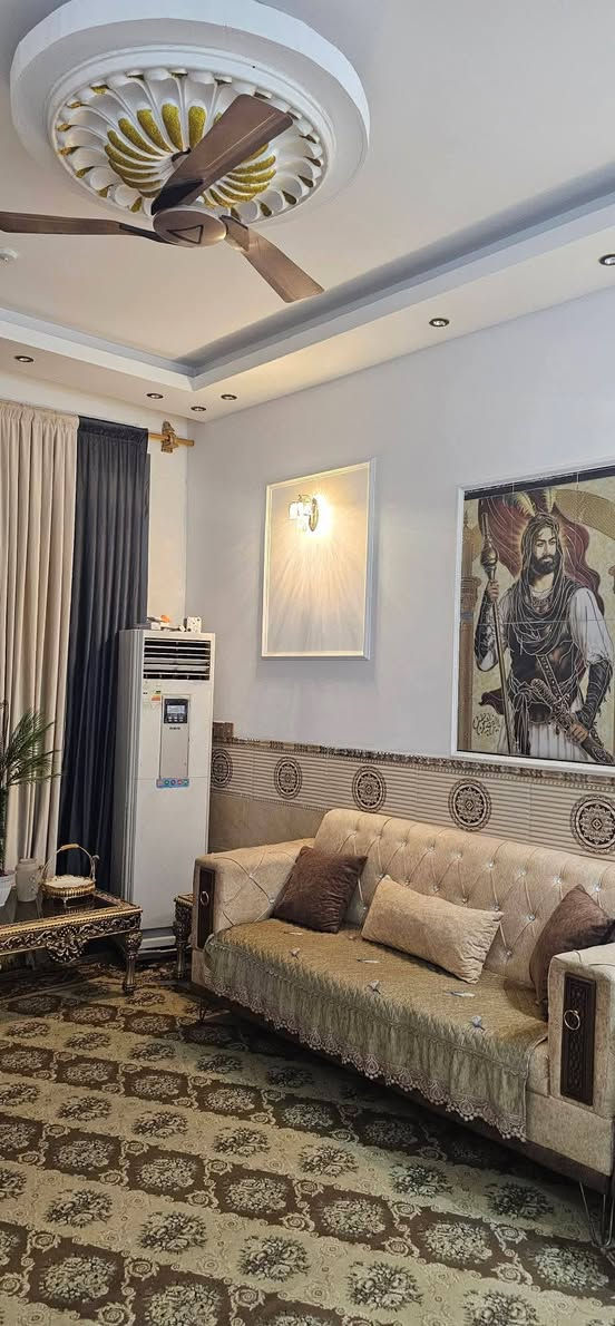 دار للبيـــــــــــــع....
طابــــــــو زراعي سنـــــــــد  // 25.... 
زويــــــــر الغربي تقسيـــــم الثاني 
خلف محطــــــــة الوقــــــــــود بتــــــــــه
ـــــــــــــــــــــــــــــــــــــــــ
المســـــــــاحه الكليــــــــــــه // 115م
 تبليـــــــط مــــــــاء كــــــــهرباء مجــــــــاري
ـــــــــــــــــــــــــــــــــــــــــــــــــــ
طابقيــــــــن والبناء جــــــــديد وبحاله جيده
 ثــــــــلاث غرف نـــــــــــوم 
صالــــــه هـــــــول مطبـــــــــــخ حار بارد
 صحيات خارجية وداخليه كــــــــــراج ومـــــــــــــناور   ....  
ــــــــــــــــــــــــــــــــ
***********
***********
