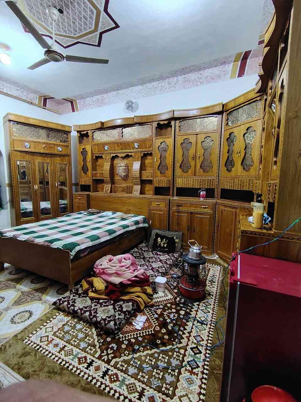 سلام عليكم غرفه حطاطه نضافه 100/100السعر مليون 250وبيه مجال *********** تواصل
