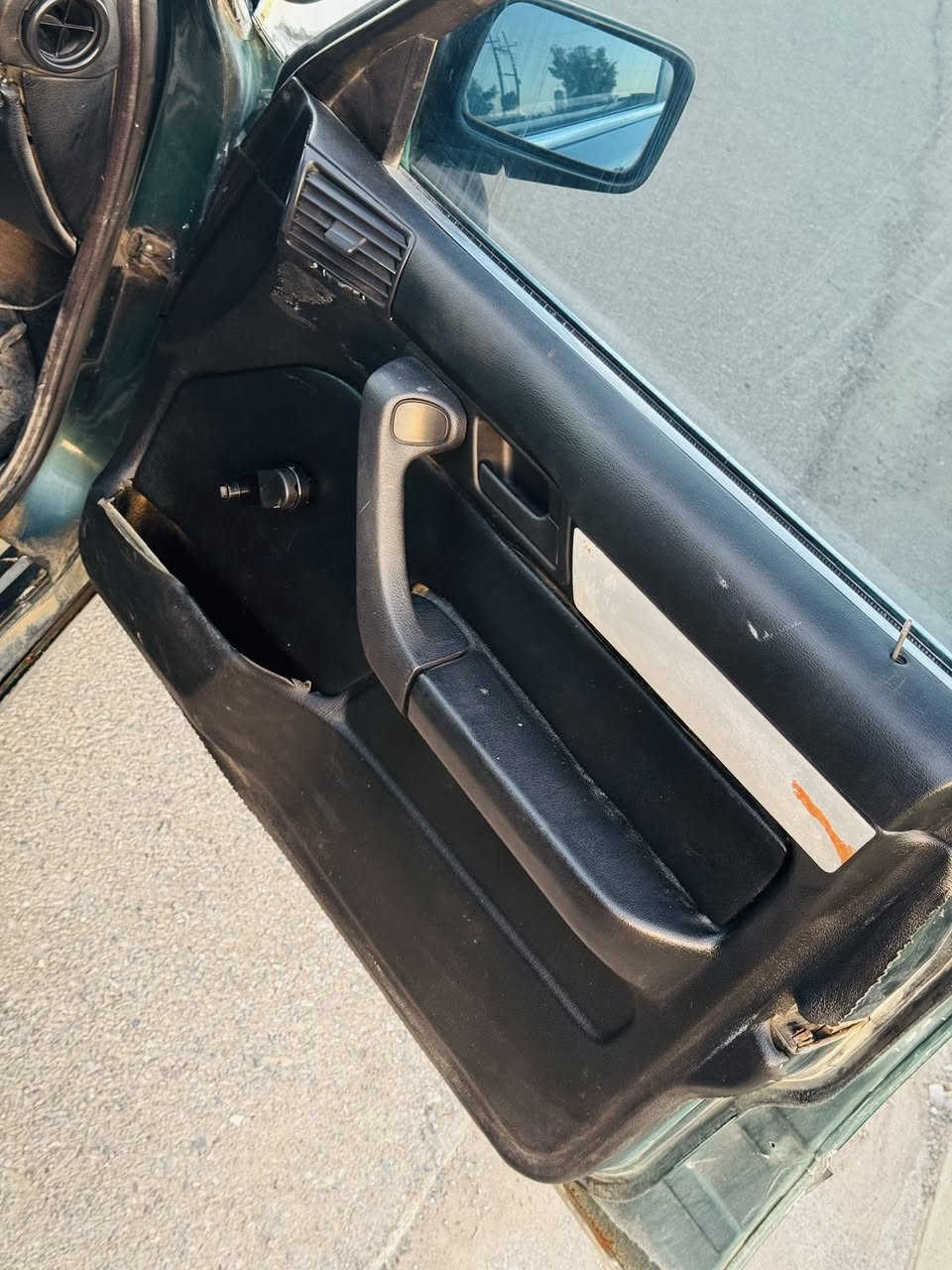 سەرەتا بە ناوی خوای
BMW.1991.520i   گیر عادی و سڵاید دەعامی  ئێم 
پیش بەریك لایت ئەلقە  ویل مشەبك گیر و مەكینە و ئەكسل بەشەرت تەقەو رەقەی بەشەرت نەو خورفەی جوانە كەمل جیزە كارەبی هەموو ئیش دەكات نەو گیچ ئیش دەكات گەرمی وفڵچەی ئیش داكات  سەیارەكە جایزە مەڵی دۆستە تیبینی
بەس فایبەر لەسەرە 
(***********)
