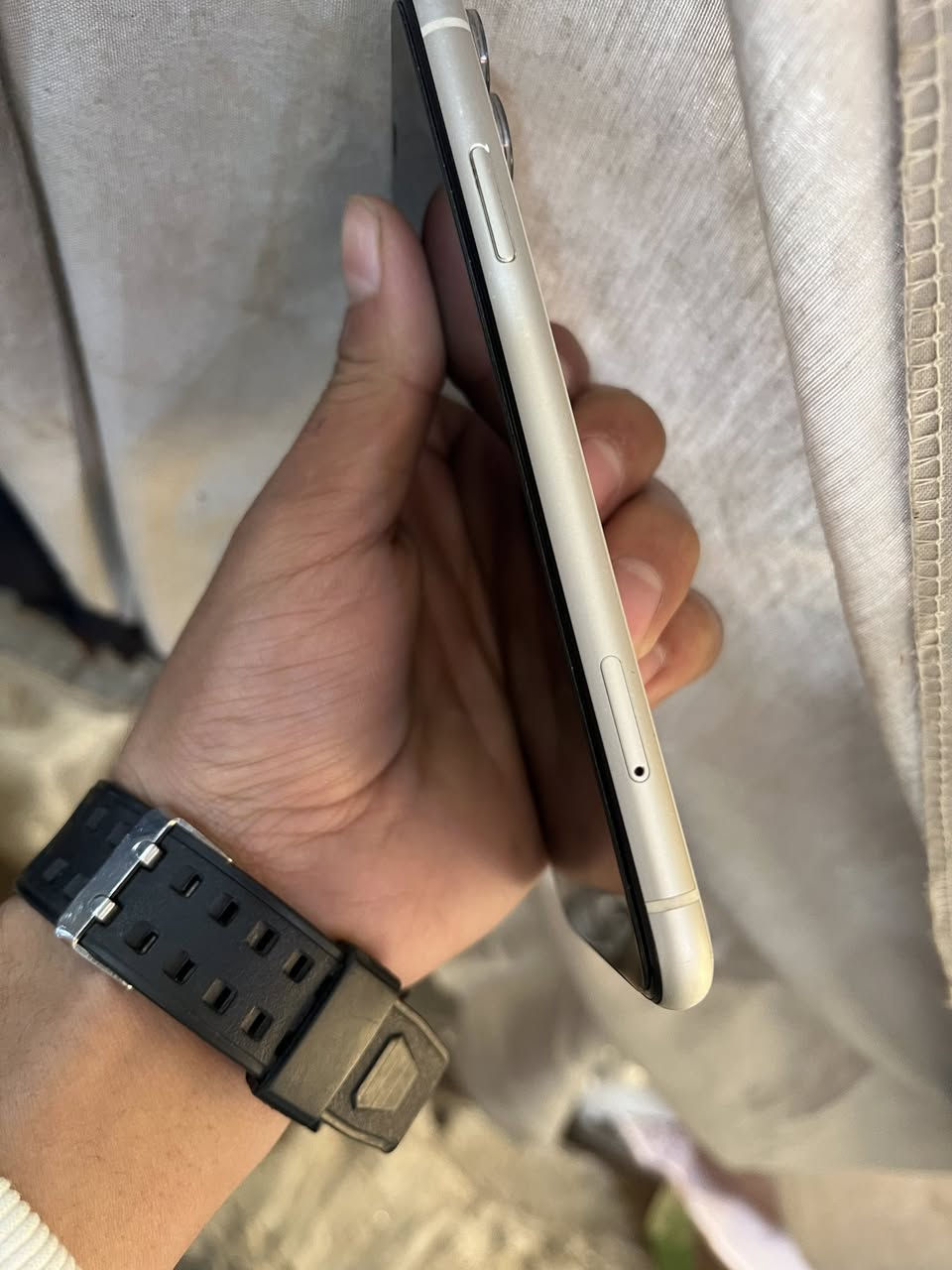 سلام عليكم ايفون البيع الجهاز نضيف كلش مبدال شاشة مال تفصيخ تلث خيارات  بطارية معلايةالجاز حلو ونضيف فيس يدي يشتغال كلة شغال السعر 175وبي مجال بصيط المكان بغداد العبيدي الراسة رقم لهاتف(‭0776 378 3257‬)♥️
