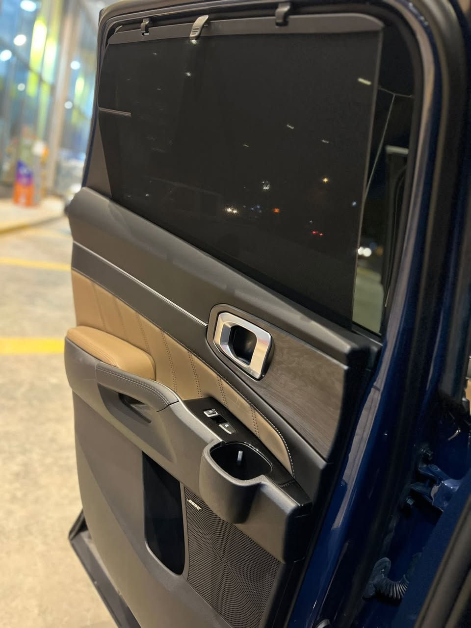 السلام عليكم
للبيع 
KIA SORNTO فوول مواصفات Xline sx prsteg 
مكينه 2500 توربو
بلاك ادشن 
دفع رباعي او ثناتي 
بانوراما 
سياحي ٦ راكب 
٦ حساسات اماميه 
٦ حساسات خلفيه 
٥ رادارات اماميه 
قياده ذاتيه  
تحديد مسار 
توقف ذاتي امامي خلفي 
كشنات جلد 
تدفئه تبريد كشنات امامي خلفي 
سقف كنتاره 
شاشه متصله 
٦ كامرات 
٥ وضعيات قياده 
شاشة تبريد 
خزن ميموري كشنات 
تبريد خلفي 
اضائه امامي خلفي LED اضائه لمس 
مثبت سرعه 
تصحيح مسار 
شحن لاسلكي 
قلاب كشنات كهربائي 
رادارات جاانبي 
منبه استطدام
من تطي اشاره تبين الك الصفحه بالشاشه وتو هولد 
هندبريك بصمه 
A طفاء بالزدحام ومن دوس بانزين تشتغل وتمشي 
مثبة سرعه بالنحدارات 
P تطفي وتشغل حساسات 
تدفئة ستيرن 
ترحيب عن القتراب 
مرري شفط تفتح ويه الترحيب 
ماشيه ١٦ الف 
بردات جانبيه 
السياره بيه تضليل يعجبك اتشيله او تخليه
حادثه جاملغ وشويه من البنيد 
لغد و شاصي كفاله 
السياره كلش جديده ونظيفه بعده تراي الزيرو 
مكاني بغداد الحريه 
السعر ٢٨٨ 
رقمي ***********
