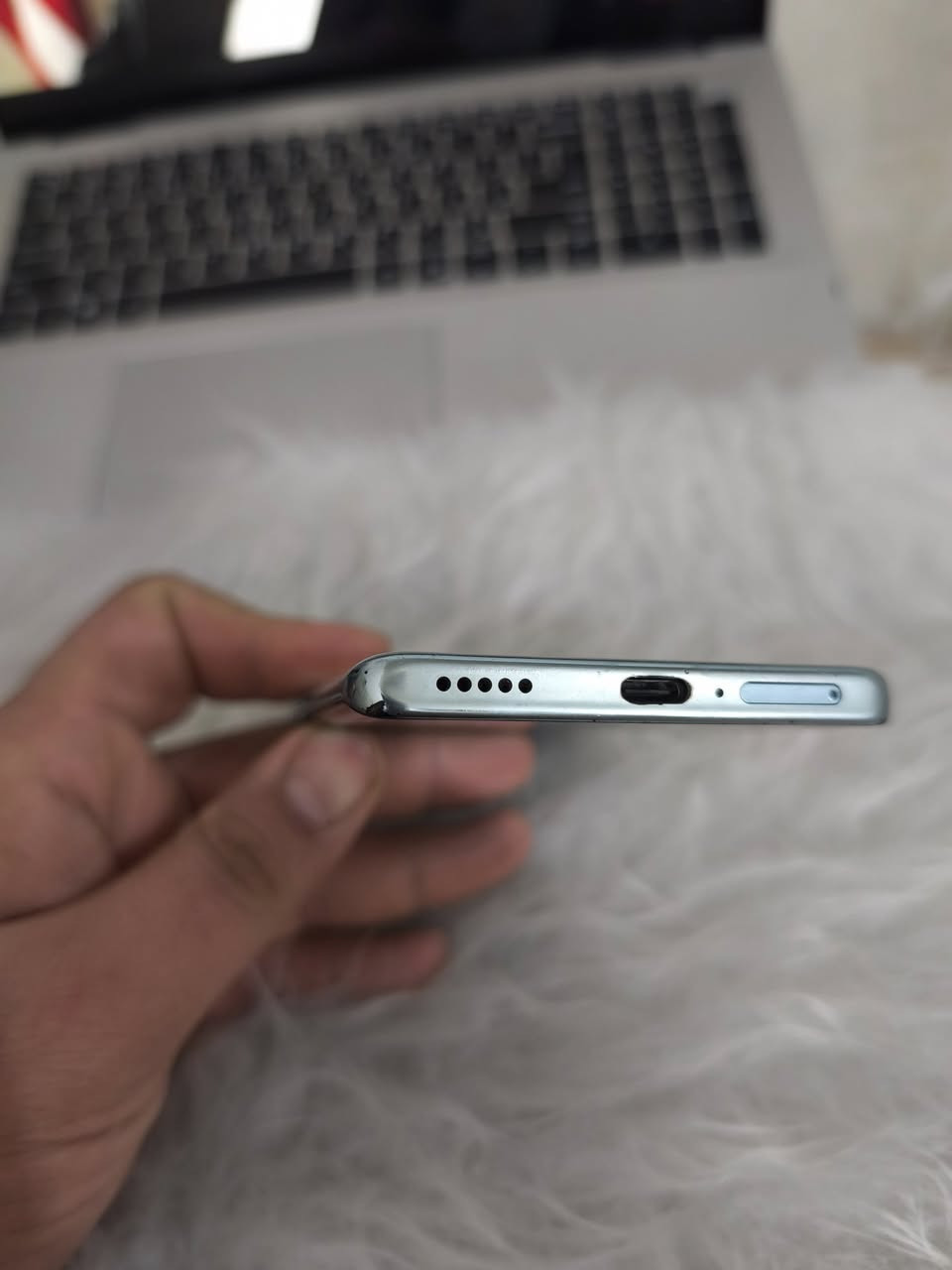 هونر ،x9c .
بدون ملحقات .
مكفول من الفتح .
نضافة مثل ماموضح .
رام١٢.ذاكرة٢٥٦.
٢٨٠ وبي مجال قليل


**إذا كنت صاحب هذا الإعلان وتريد حذفه لأي سبب، رجاءا أرسل رسالة إلى الدعم الفني**