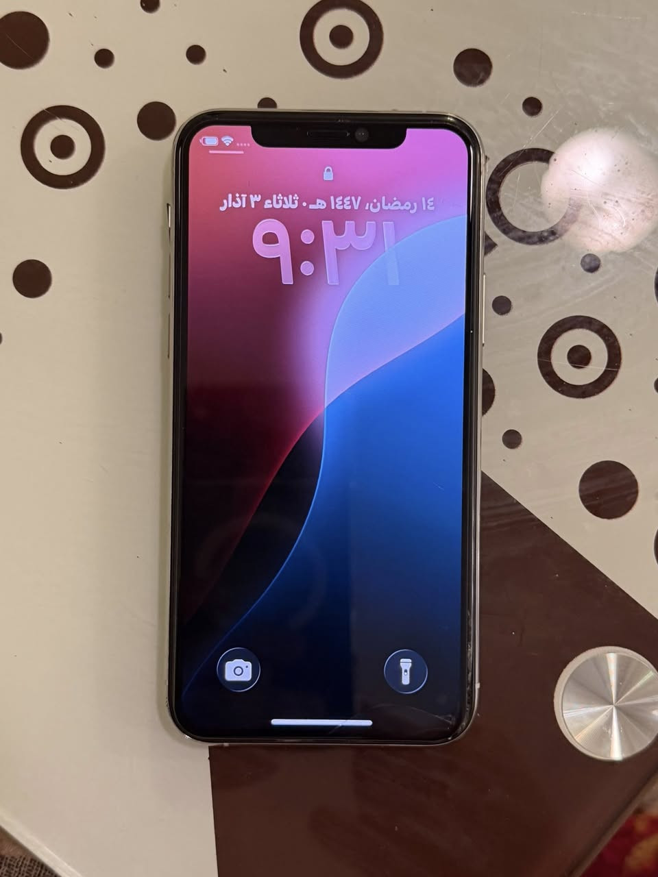 ايفون 11 برو ، ذاكرة 64 ، بطارية 77، جهاز نظيف مابي اي عطل ما مفتوح ابداً كامرة فيس اي دي شغال فقط اثر بالشاشة مثل ما موضح بالصورة وما مأثر على اللمس ، بغداد بسماية ***********
