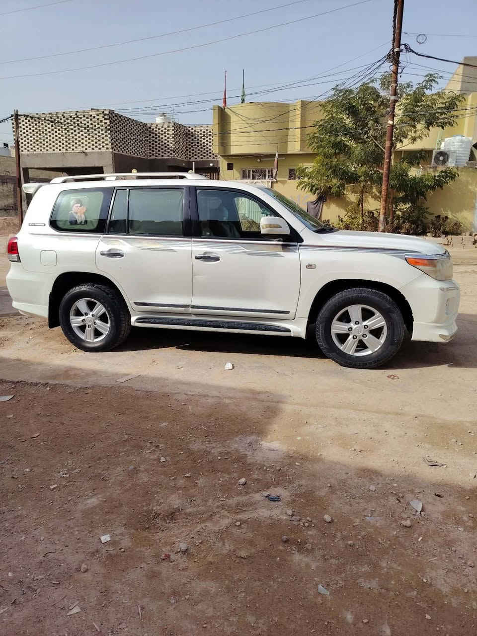 لاند كروز  موديل 2013 محدثه 2013 لسياره فول مواصفات  مكينه كير حداديه تخم تاير جاهزه لسياره من كلشي مكان لسياره نجف كوفه حي نيسان *********** غير متواجد عل فيس لي يريد يتصل وبي خير ويدلل
