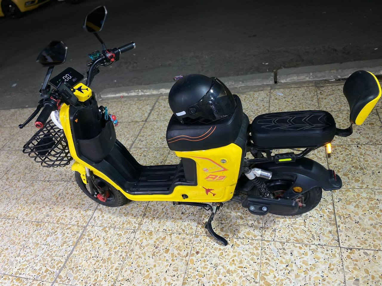 السلام عليكم دراجه R9 للبيع 5بطاريات كبار  وسويج وبصمه فول مواصفات السعر 500 وبيها مجال مكاني بغداد الصالحية 
***********
