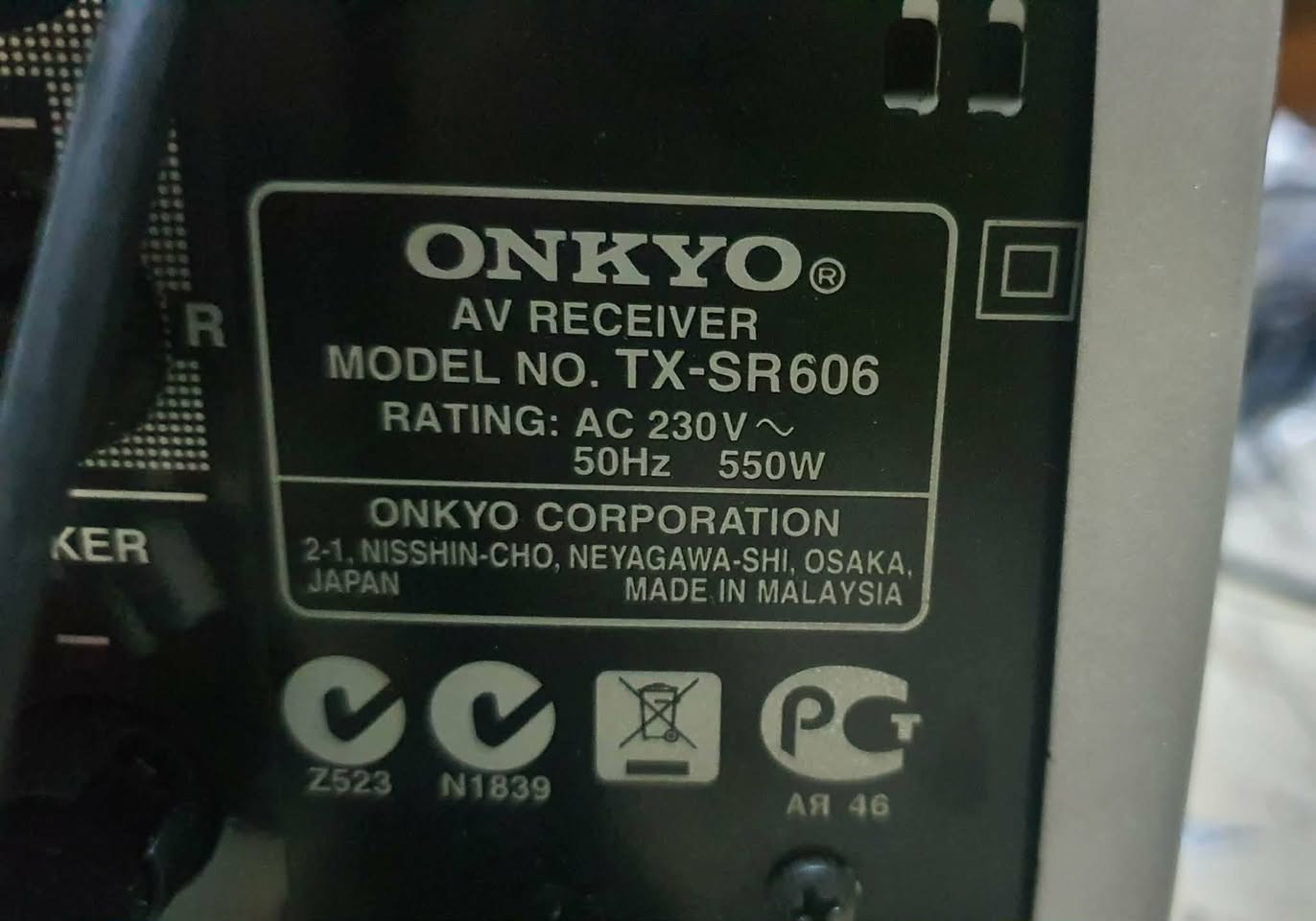 للبيع ريسيفر سينما منزلية
Onkyo TX-SR606 7.1 Channel AV Receiver

جهاز معروف بقوة الصوت والإحساس السينمائي الحقيقي، مناسب للأفلام والموسيقى وبناء سستم هوم ثييتر محترم.

المواصفات:

* 7.1 قناة
* دعم Dolby TrueHD و DTS-HD Master Audio
* مداخل HDMI متعددة
* صوت قوي ونظيف مع بيز ممتاز
* يدعم سماعات كبيرة بكل راحة
* مناسب للأفلام والألعاب والموسيقى

الجهاز:

* شغال بصورة ممتازة
* الصوت وكل القنوات تعمل
* استخدام شخصي
* بدون ريموت كنترول

ملاحظات:
هذا الجيل من Onkyo معروف بخامة الصوت الثقيلة والقوية مقارنة بكثير من الأجهزة الاقتصادية الحديثة.

السعر : ١٧٥ الف 
مكاني البصرة 

للمهتم يراسلني خاص.


**إذا كنت صاحب هذا الإعلان وتريد حذفه لأي سبب، رجاءا أرسل رسالة إلى الدعم الفني**
