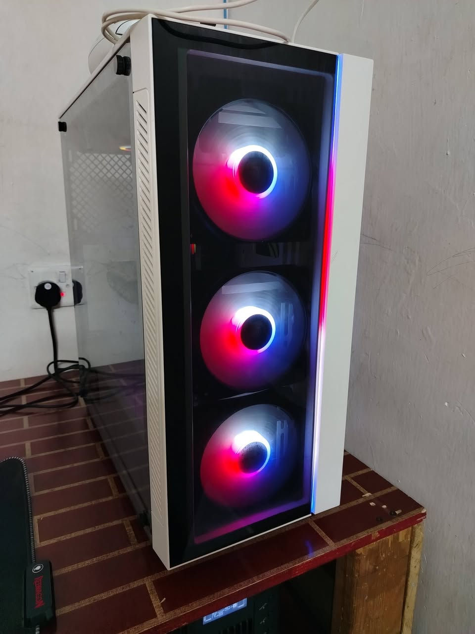 Case matrexx 55v3 
Power supply 650w corsair vs650 
Rtx 3050 asus dual 6g 
Z390 asus tuf gaming plus wifi
I7-9700k
Ram 8g ddr4 2*4
M.2 NVME 256g wd Black
Cooler corsair H115i PRO 280m
السعر ٦٢٥ الف وبيها مجال 
مكاني بغداد الشعب
***********
توصيل داخل بغداد فقط
