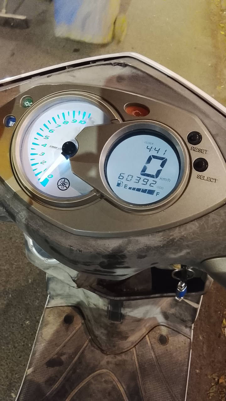 السلام عليكم دراجه سكنس للبيع نازل دراجه بلاديه مقفوله كفاله عامه دراجه صار لها اربعهش اي نقص ما بيها مكاني بغداد شارع حيفا السعر 800 وبيها مجال حق الجيه ***********
