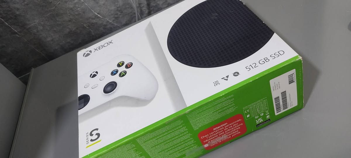 عندي Xbox series s
مستعمل نضيف ما داخل صيانه ولا مفتوح 
كارتونه + يده الاصليه 
نظافة ٩٥ ٪ 
سعره 370 الف
للتفاصيل التواصل خاص او اتصال على الرقم 
***********
