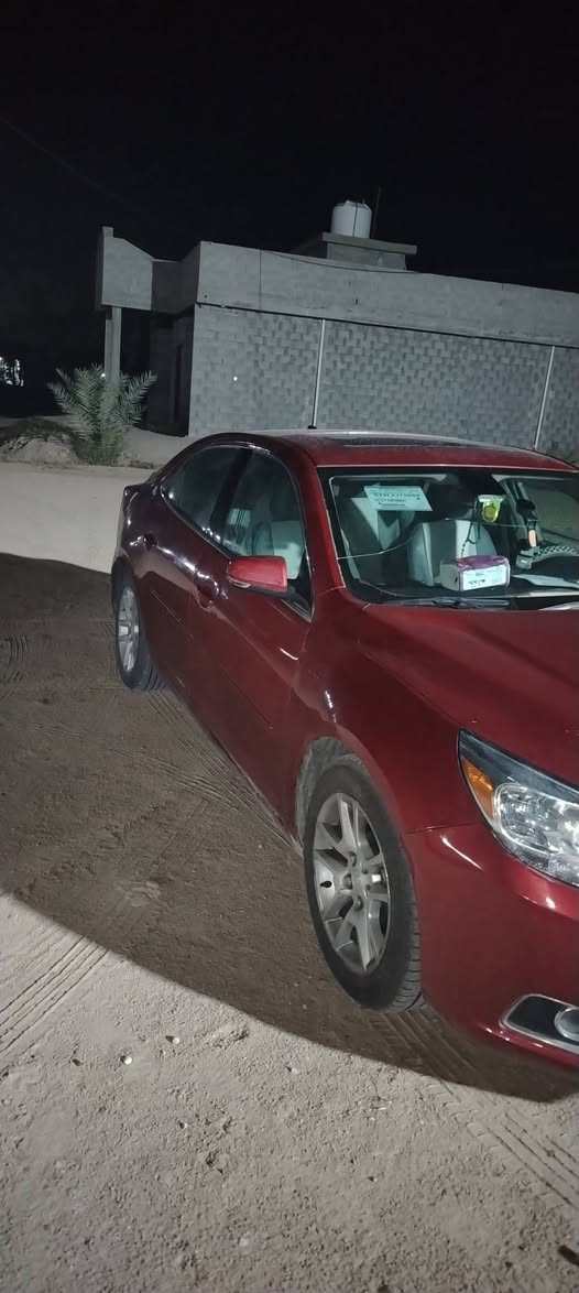 السلام عليكم ورحمه الله وبركاته
ماليبو 
2014
وارد امريكي محرك 2500
مواصفاته معروفه
گير محرك مكفولات 
الضرر ثلاث قطع 
رقم بغداد السياره جاهزه من كلشي 
السعر 95$ وبي مجال بسيط للشراي 
مكاني الفلوجه 
الخاص مفتوح
للاستفسار ***********
