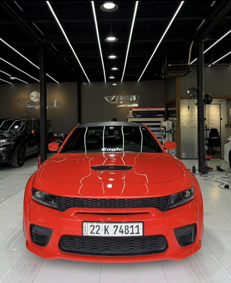 ‏ 
جارجر وايد بدي اصل لون برتقالي مميز  2022 🔥🔥
السيارة ماشية فقط 36  الف 
مكفول من كلشي من الشخط او الصبغ او الضربة ومابيها لو كلبس نقص ١٠ ورقات انطيك
فول مواصفات عدا الفتحه 
للاستفسار ***********
سعر 360
