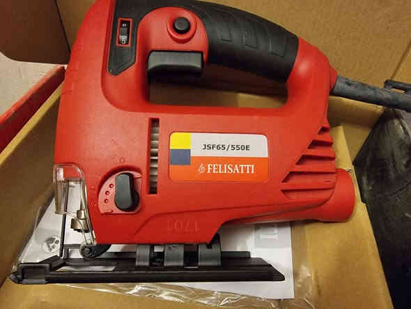 💥 منشار الأركت FELISATTI JSF65/550E: الدقة والقوة! 💥
​1. قوة الأداء: محرك 550 واط يضمن قطعاً فعالاً وسريعاً للخشب (حتى 65 ملم) والمعادن.
2. تحكم تام: مزود بقرص للتحكم في السرعة لتوفير الدقة المطلوبة لكل مادة.
3. صناعة أوروبية: جودة ومتانة عالية من علامة FELISATTI.
4. استخدام متعدد: مثالي لقص المنحنيات والأشكال الدائرية في مشاريع النجارة والديكور.
5. جهز ورشتك: ابدأ مشاريعك باحترافية اليوم!
​📞 للاستفسار والطلب:
​مراسلة الصفحة مباشرةً.
​واتساب: ***********
​🚚 خدمة التوصيل متاحة لـ بغداد وجميع المحافظات!
​💰 السعر: 55,000 دينار عراقي فقط!

