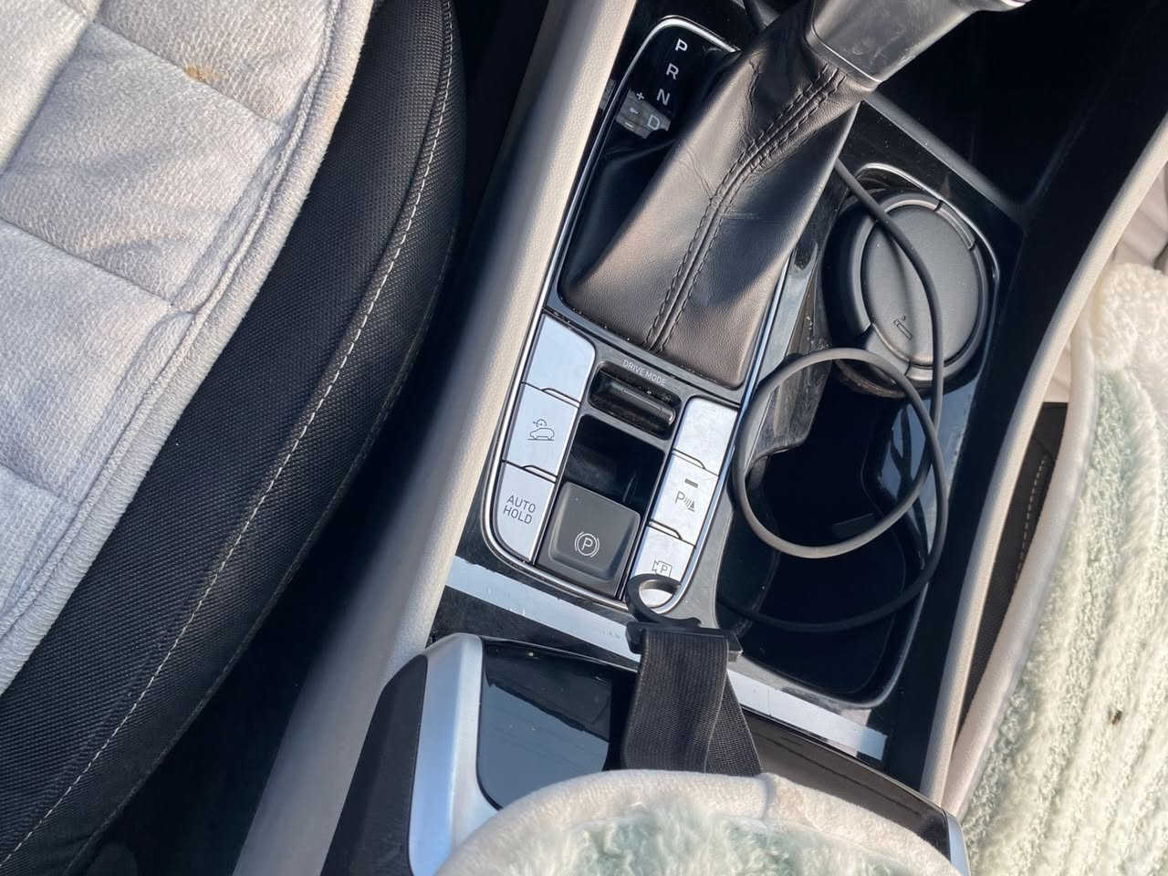 السلام عليكم
توكسان موديل 2020
محرك 2000 دوش سياره كفاله  خليجيه
فول عده البنراما
ماشيه 68
اوتو هولد 
سايد بريك بصمه بيبان بصمه 
بصمتين تشغيل
جنطه بصمه
كاميرا شاشه كار بلي
3 انظمه قياده
كراسي كهرباء 
لايت دوار
نزول منحدرات  وبعد مواصفات التوكسان 
بيها رصعه باب السايق زغيره كلش مامبيه 
السعر 189 مكان السياره نجف رقم التليفون ***********
