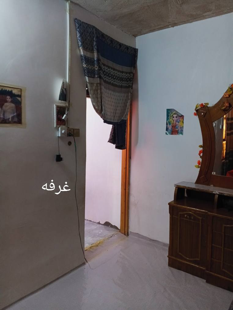 للبيع ١٠٠ م
خلف جامع الخزاعل 
بالتبليط قبل الجامع
سكف عكاده 
جاهز ومرتب نقص فقط سقوف 
وزفت للسطح 
السعر ١٦
***********
