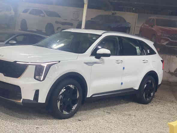 السلام عليكم
السياره بحاله وكاله 
تعتبر زيرو ماشيه ٨ 
 كيا سورنتو 2025
خليجي مكفوله كفالة عامة 
رقم اربيل فول موصفات عدا الفتحة
ماشيه 8الف 
مكينه 6 سلندر 
ويل 19 
كير موس 
جنطه كهرباء 
بردات خلفيه 
سياره كفالة 
مكاني الانبار الرمادي
  السعر (33) مجالها قليل 
***********
