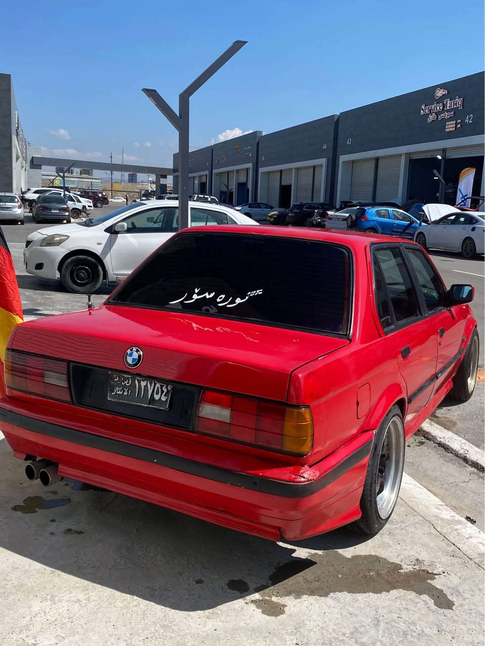 زه عرا مؤديل ١٩٨٨ مه كينه ٥٢٠ي ديجيتال گير و مه كينه و اكسل به شه رت اكسل قفل ته قه و ره قه به شه رت ته نها بؤربه رينيكي سه وتي تيدايه سه ياره كه ماشالله ي ده ويت ئه قلي تازه به رمه جه ي بؤ كراوه سته يگي 1له سه ره بؤ ڤيديؤي سه وت نامه بنيرن وه كاله و سه نه ويه ئه وه لياتي به شه رت له هه وليرم سعري ٢١ وه ره قه و معامله *********** أربيل, العراق
