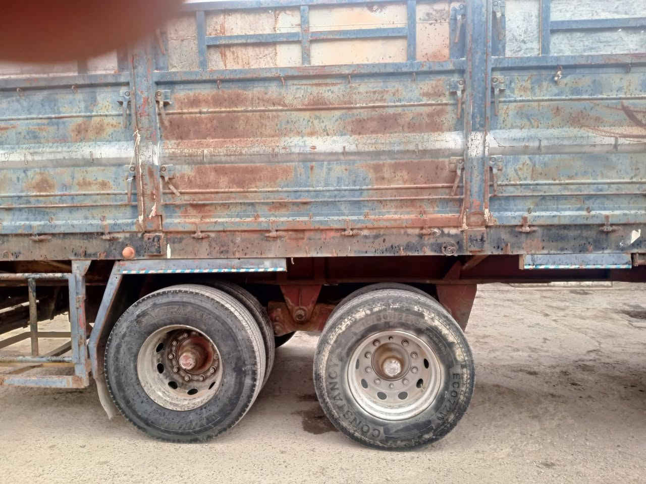 السلام عليكم يوجد عربانه سكندريه البيع طول 12ونص الرقم  ***********
