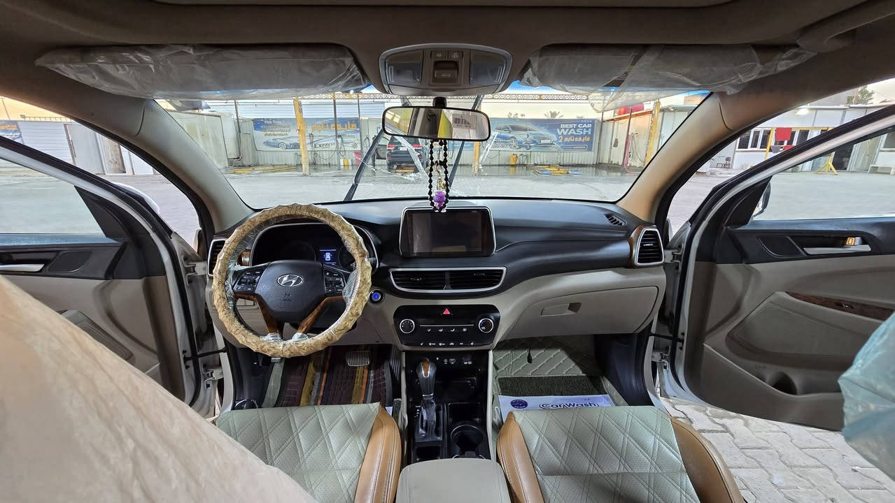 السلام عليكم  
توسان 2019 خليجي فول موصفات  vip  كفاله عامه  من كلشي    رقم بغداد.  ماشية 95 
الموقع بابل محاويل 
***********
