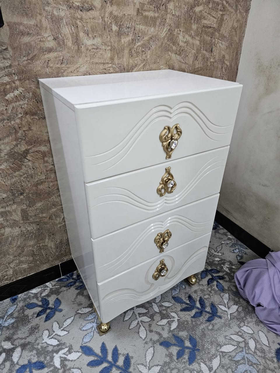 غرفه نوم تسع قطع ابو البيبان سعره مليون ويا شد وين نقل؟》***********》***********》
