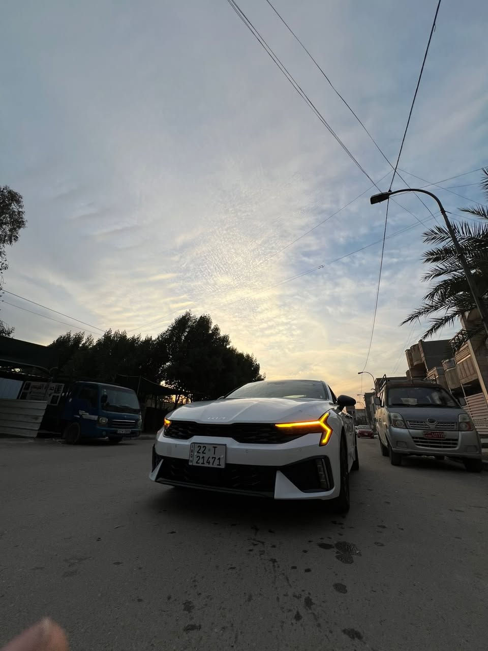 السلام عليكم للبيع او مراوس حسب القناعه
اسم السياره: KIA K5 
فئة السياره: جيتي لاين
موديل: 2025
محرك: 2500
رقم اربيل بأسمي هزه جديده فقط تحويل
ممشى السياره 12 الف 
مواصفات السياره فول 1/1 عدا البنوراما.
-الصندوق الذكي يفتح عند الاقتراب
-بصمة ابواب
-تشغيل عن بعد
-شاشه ديجيتال متصله كار بلي 
-رادار امامي وخلفي وجانبي + حساسات خلفيه واماميه وبريك طوارئ
-هاندبريك بصمه 
تبريد وتدفئة كشنات+ تدفئه ستيرن 
-شحن واير ليس
-لد نهاري + منضومة زنون + بك لايت لد 
-تحكمات ستيرن + مثبت سرعه + تحديد مسار
-4وضعيات قياده بالماوس
-اوتو هولد للتوقف الالكتروني
-3 كاميرات ٢ خلفيات وحده اماميه
حادث السياره مثل مموضح بالصور جاملغ وشويه من البنيد سياره جديده بعده نايلون الشركه بيها
سعر السياره: 205$
رقم صاحب السياره:***********
العنوان: بغداد حي القاهره
