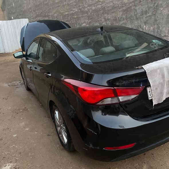 سلام عليكم النترا 

2015
رقم سليمانية بأسمي
بدون حادث بيها بارد وعندي السونار

مكينة وكير مكفولات. مواصفات عادية شاشة وتحكمات 
السيارة وارد امريكي

عنوانها الشعب الثعالبة
 
رايدها ب 108 وبيها مجال بسيط

***********
