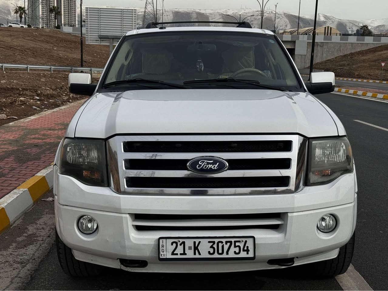 Ford Expedition XLT 
شەریکەی Niva
مۆدیل 2012
مواسەفات ⬇️
-دەبڵ ئەکسل بە شەرت 4x4
-سڵایت 
-٦جام کارەبا 
-کوشن کارەبا 
-٣ڕیز کوشن ٧ نەفەری 
-تەبریت مەرکەزی 
گێڕ و مەکینە بە شەرت کامل سێرڤزی بۆ کراوە 
دەعم و لێدراوەی نیە نیو دەرگا کەمتر بۆیاخی 
هەیە بێ ناوگرتن ٢٥٠ دینار مەسرەفی تیا نیە 
نرخی 148 گەڵاو کەمێک معامەلە 
📞-0772 532 2500 السليمانية, العراق
