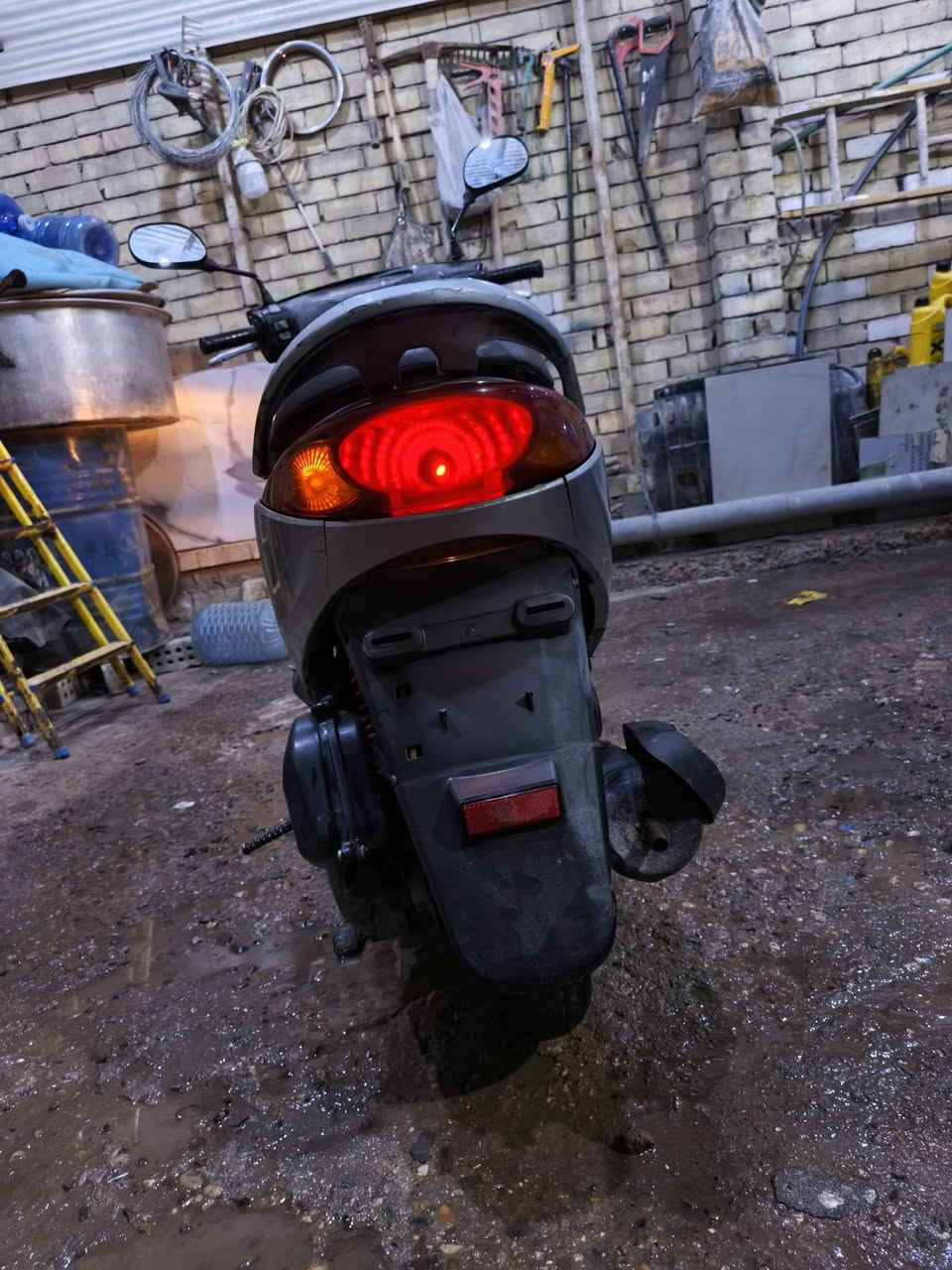 دراجه كلها بلادي مكينه ما مفتوحه وهاي صور كدامك السعر ٦٠٠ بيه مجال قليل (قليل) مكاني حي اور يم جامع الفردوس متواجد بالقاهره من ساعه ٨ لحد ٤ 
***********
