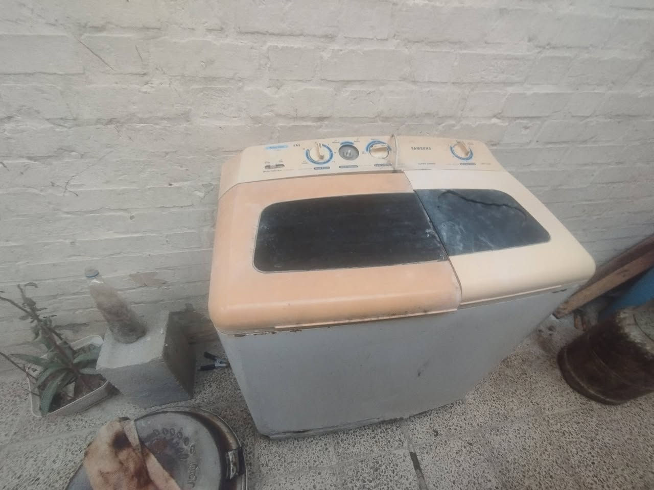 غساله شغاله كلشي مابيهه فقط الغسل البارحه وكف يمكن قطع بيه اما الباقي كله شغال للبيع السعر 45وبيهه مجال ***********
