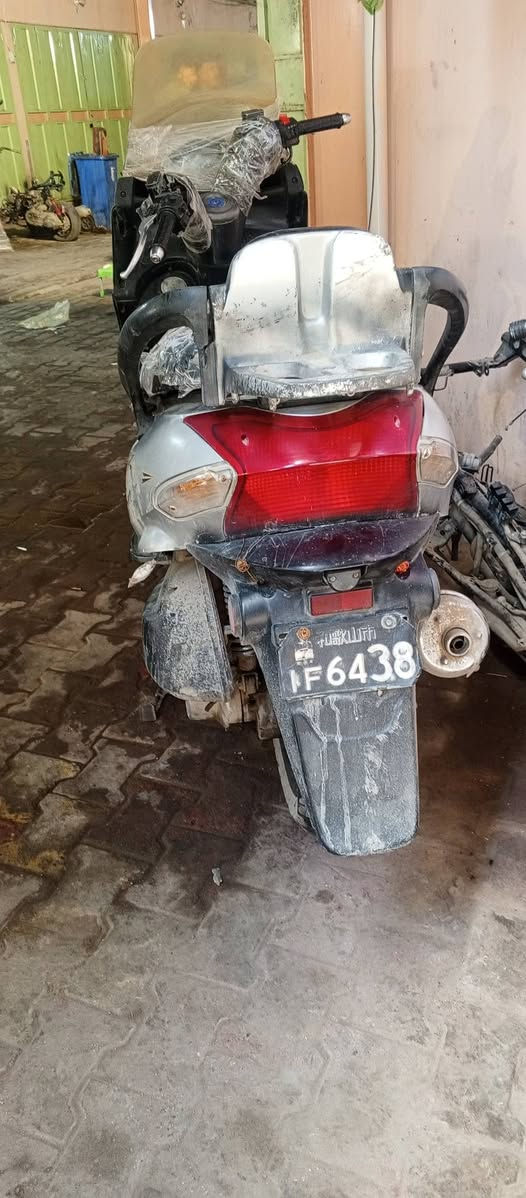 دراجه كامكو مكينه خير من الله شلعه معدل كهربائيات كلها شغاله نكره سلف فقط لاكسن مفلش تحتاج بس اكسن بيع ومراوس عنواني كوت مكينه تخبل بيها كفرات شوي تعبانه ***********  سعرها 150 الف
