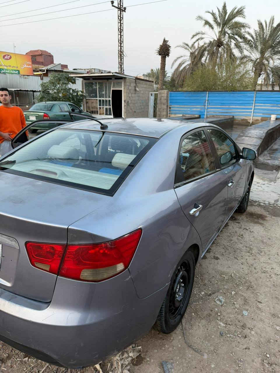 السلام عليكم سيراتو 2009 خليجي 
مكينة جديدة كير وحدادية جديدة 
بيها باب الورة السايق معمر ومصبوغ 
السعر 84$ 
***********
